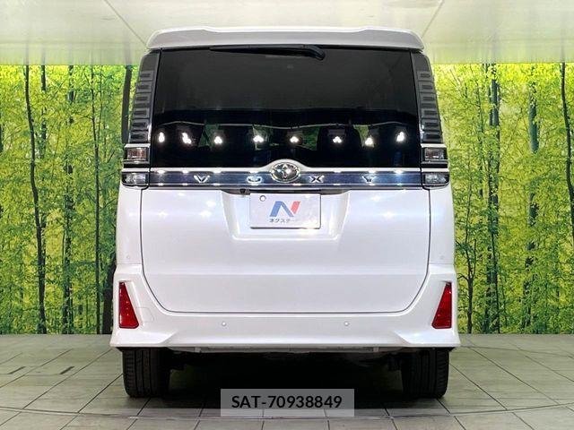 Toyota VOXY 2020-10 7226373-14
