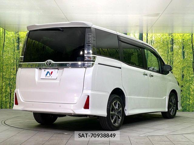 Toyota VOXY 2020-10 7226373-16