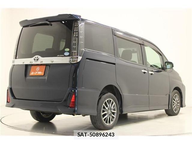 Toyota VOXY 2015-09 7226364-11