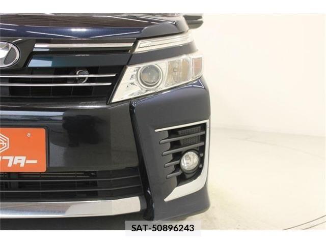 Toyota VOXY 2015-09 7226364-13