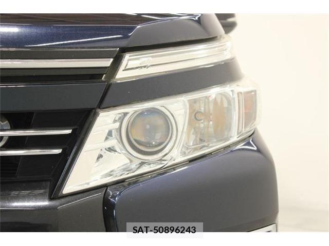 Toyota VOXY 2015-09 7226364-14
