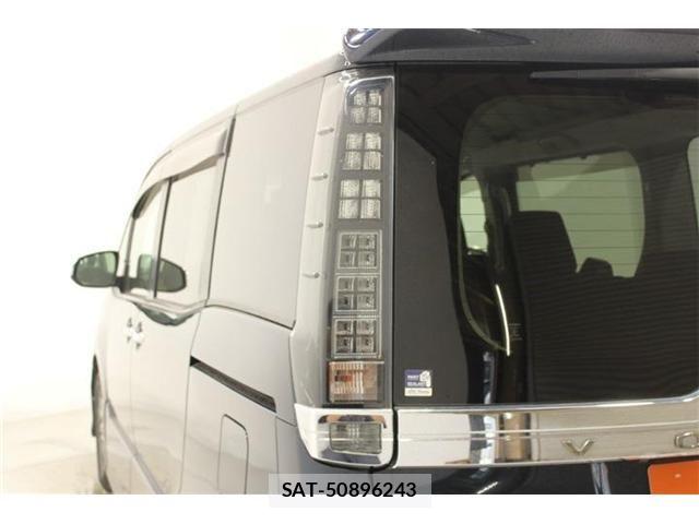 Toyota VOXY 2015-09 7226364-18