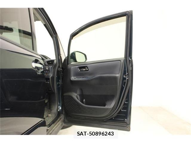 Toyota VOXY 2015-09 7226364-28