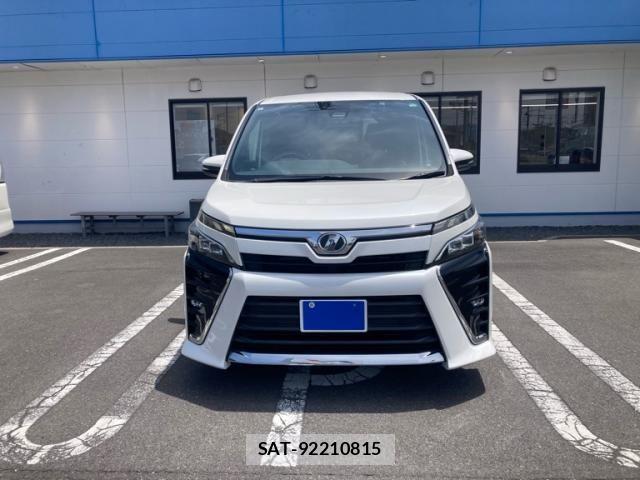 Toyota VOXY 2017-08 7226365-0