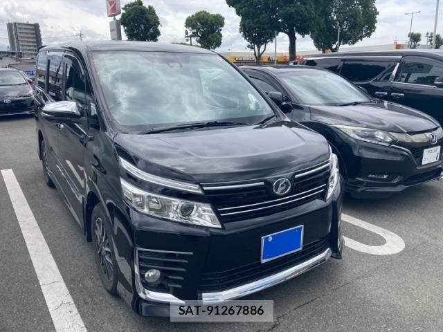 Toyota VOXY 2016-05 7226366-0