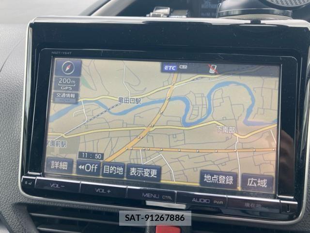 Toyota VOXY 2016-05 7226366-15