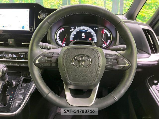 Toyota VOXY 2024-04 7226378-11
