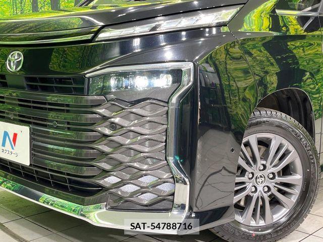 Toyota VOXY 2024-04 7226378-12