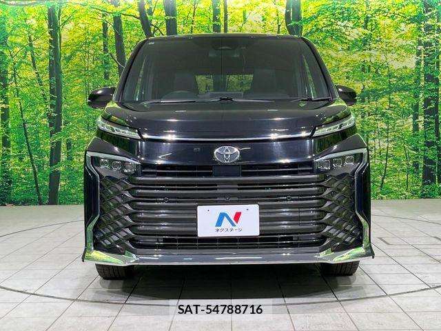 Toyota VOXY 2024-04 7226378-14
