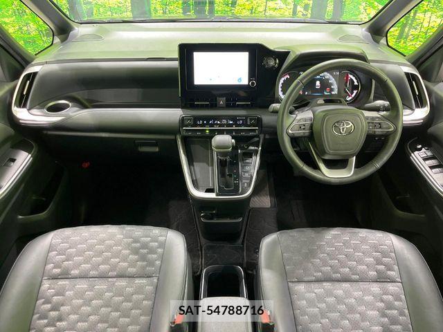 Toyota VOXY 2024-04 7226378-1