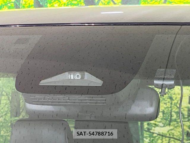 Toyota VOXY 2024-04 7226378-2