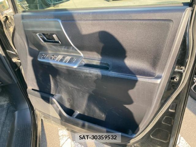Toyota VOXY 2012-03 7226356-13