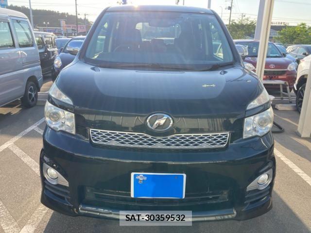 Toyota VOXY 2012-03 7226356-0