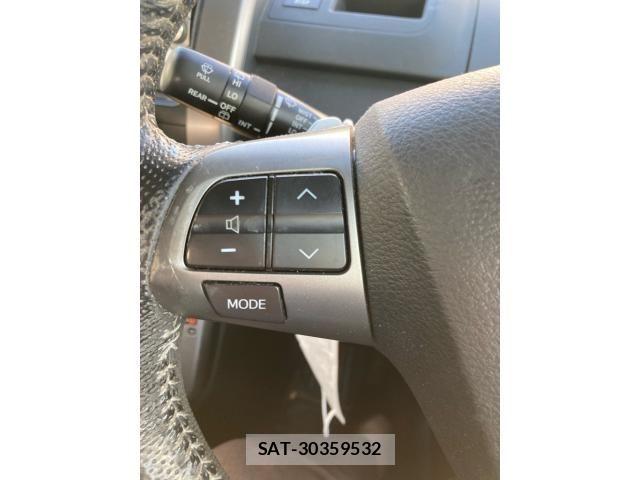 Toyota VOXY 2012-03 7226356-18