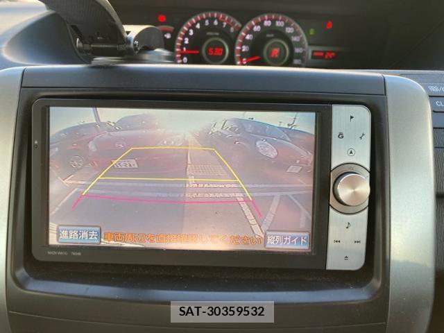 Toyota VOXY 2012-03 7226356-22