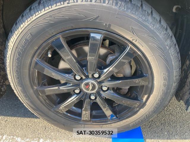 Toyota VOXY 2012-03 7226356-7