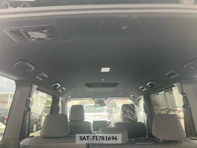 Toyota VOXY 2022-07 7226380-20
