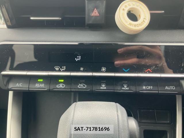 Toyota VOXY 2022-07 7226380-26