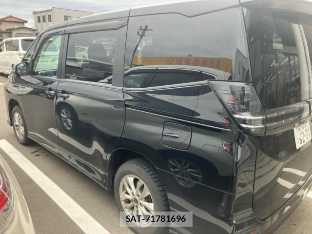 Toyota VOXY 2022-07 7226380-3