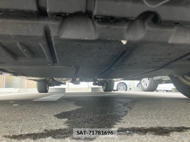 Toyota VOXY 2022-07 7226380-6