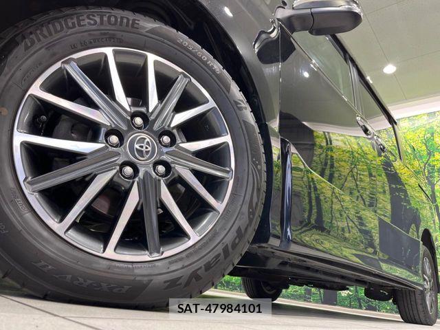 Toyota VOXY 2017-05 7226367-13