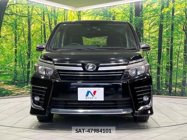 Toyota VOXY 2017-05 7226367-14
