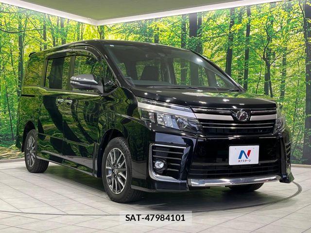 Toyota VOXY 2017-05 7226367-16