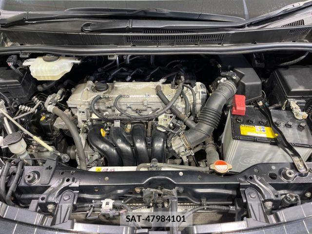 Toyota VOXY 2017-05 7226367-17