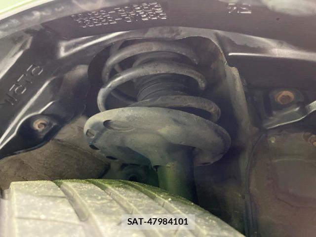 Toyota VOXY 2017-05 7226367-19