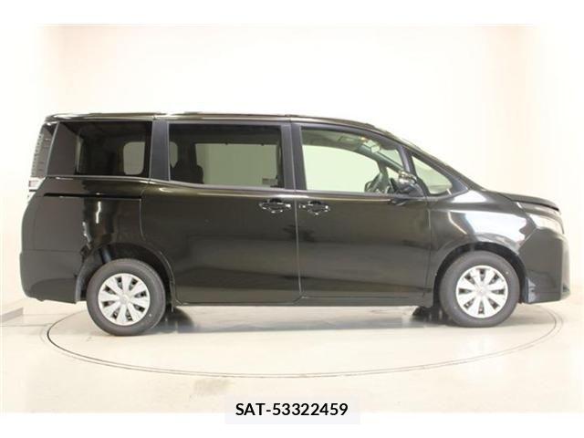 Toyota VOXY 2019-06 7226369-13