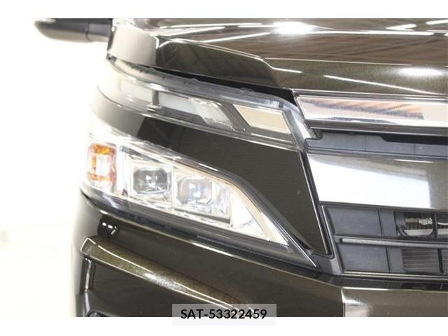 Toyota VOXY 2019-06 7226369-17