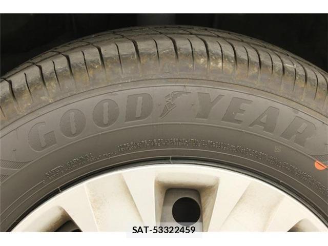 Toyota VOXY 2019-06 7226369-26