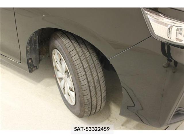 Toyota VOXY 2019-06 7226369-28
