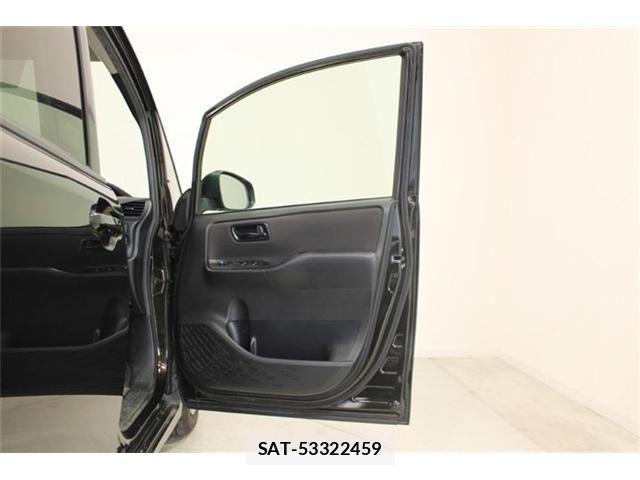 Toyota VOXY 2019-06 7226369-29