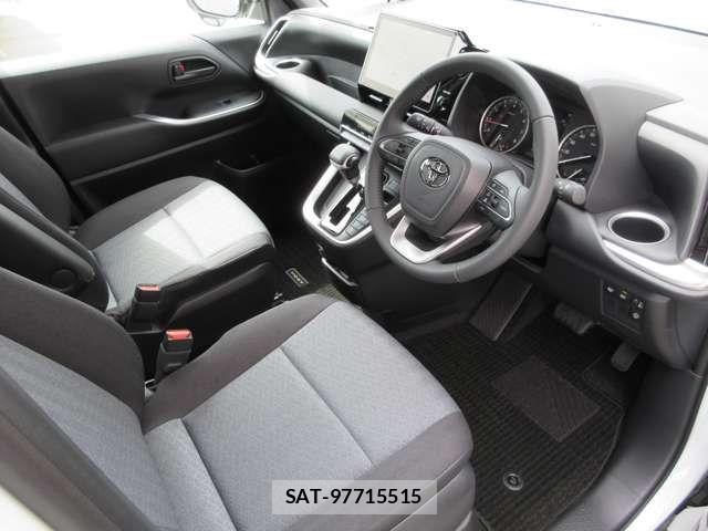 Toyota VOXY 2026-04 7226381-9