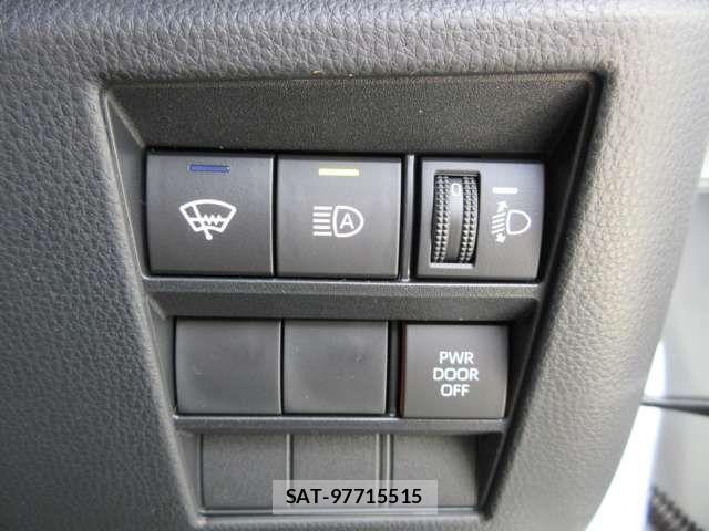 Toyota VOXY 2026-04 7226381-11