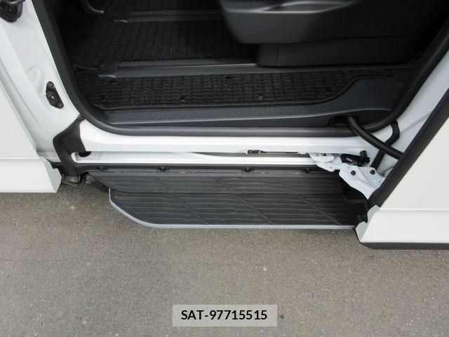Toyota VOXY 2026-04 7226381-19