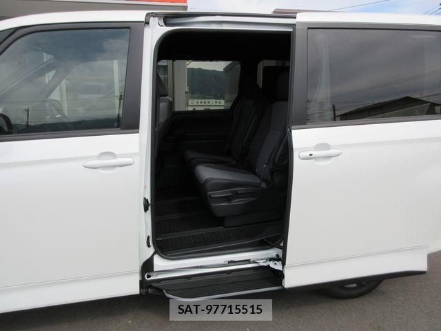 Toyota VOXY 2026-04 7226381-20