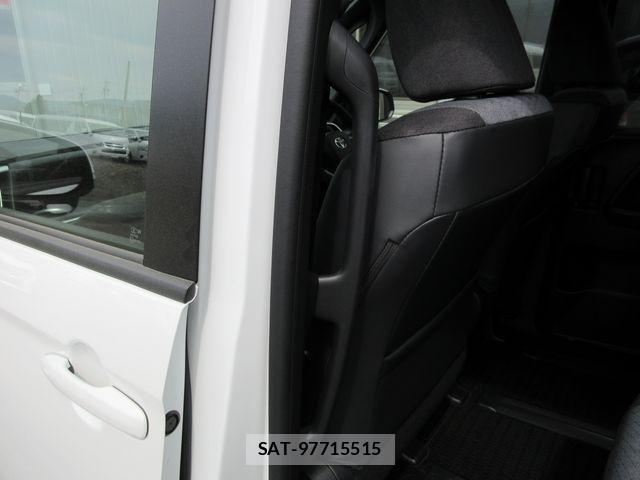 Toyota VOXY 2026-04 7226381-23