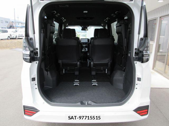 Toyota VOXY 2026-04 7226381-26