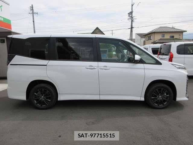 Toyota VOXY 2026-04 7226381-3