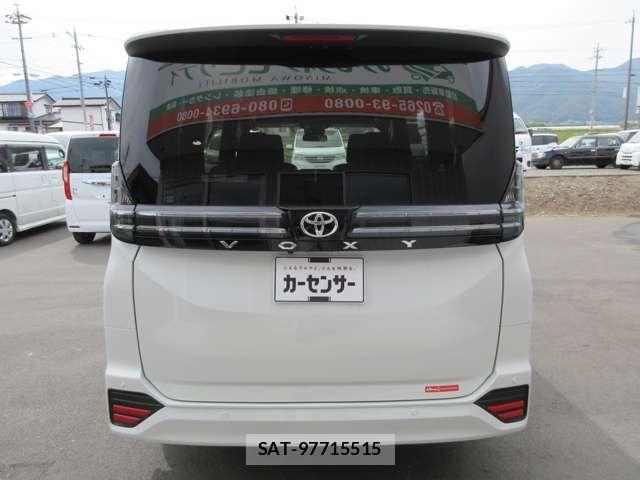 Toyota VOXY 2026-04 7226381-5