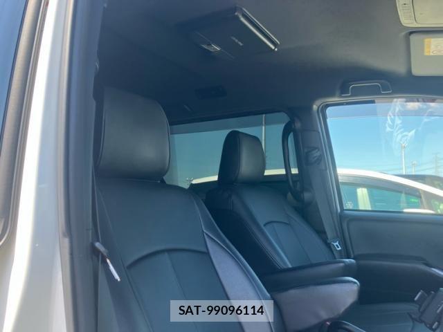 Toyota VOXY 2021-07 7226374-13