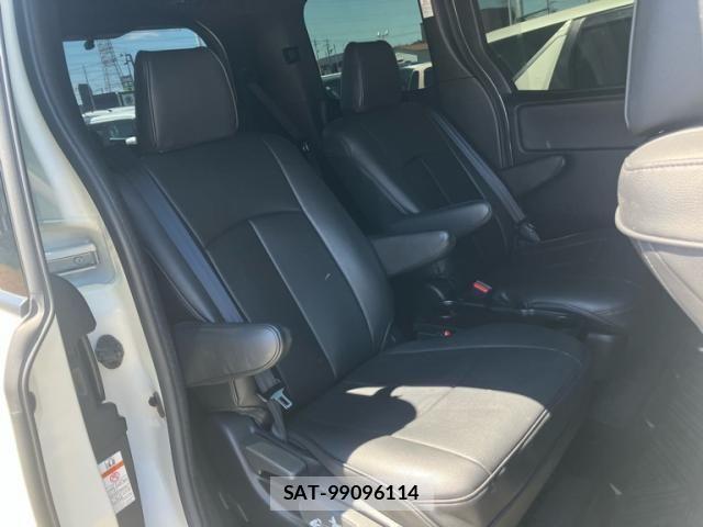 Toyota VOXY 2021-07 7226374-15