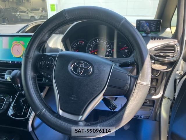 Toyota VOXY 2021-07 7226374-18
