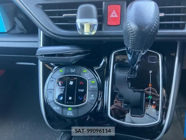 Toyota VOXY 2021-07 7226374-21