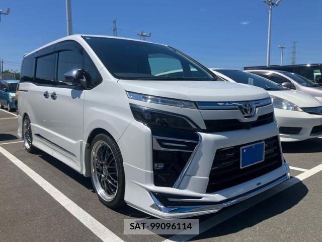 Toyota VOXY 2021-07 7226374-2