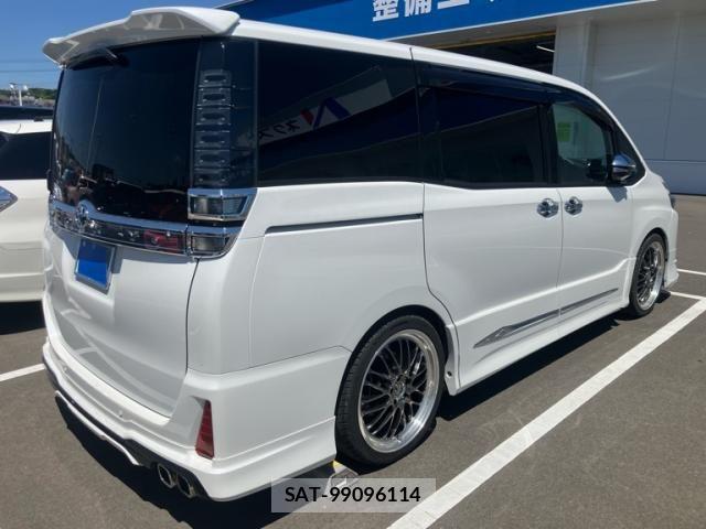 Toyota VOXY 2021-07 7226374-5