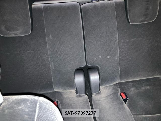 Toyota VOXY 2012-03 7226355-9