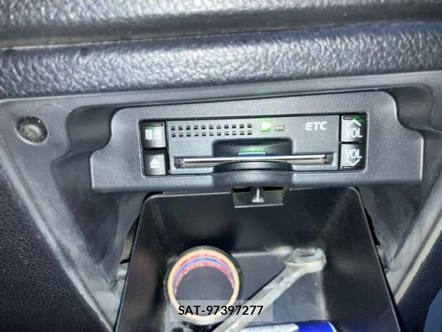 Toyota VOXY 2012-03 7226355-12